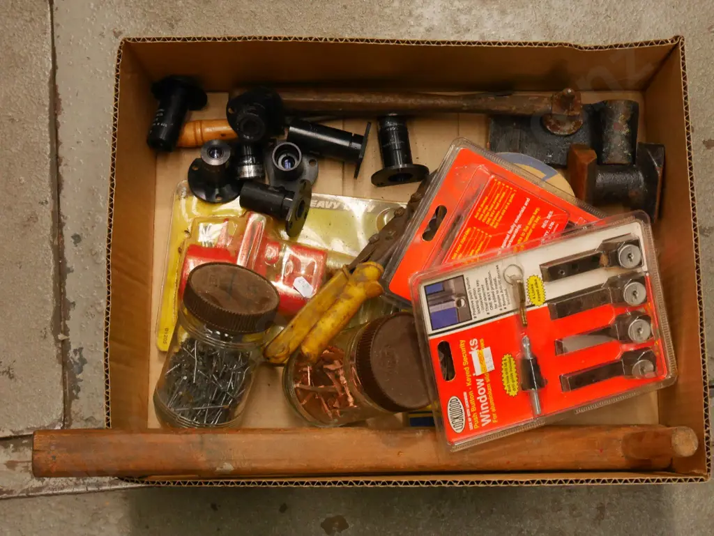 box; copper nails, window locks, wire, pipe clamps etc Image 1++