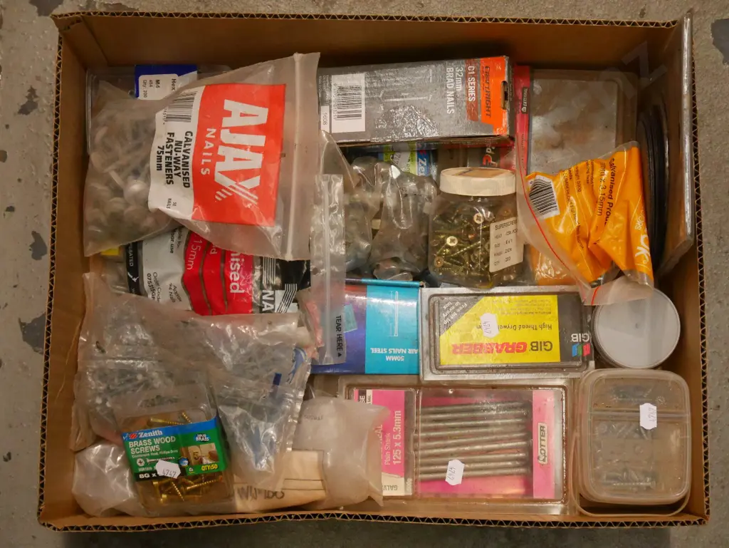 box of screws, nails and angle grinder discs Image 1++