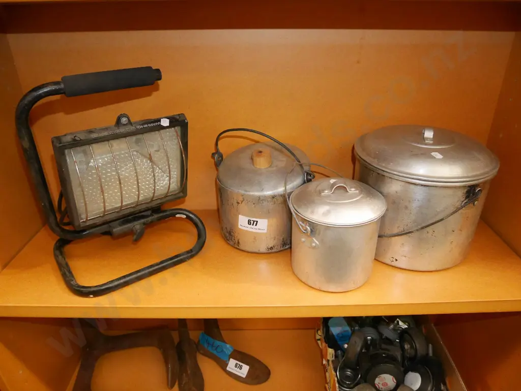 3 aluminium pails, halogen light Image 1++