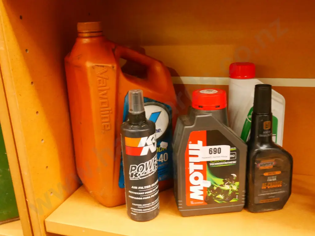 various engine oils Image 1++