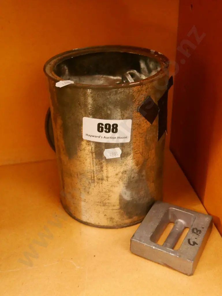 tin of lead sinkers and weights Image 1++