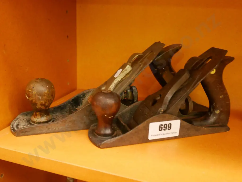 2 vintage hand planes Image 1++