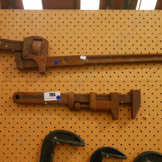 2 rusty stilsons - blue dots