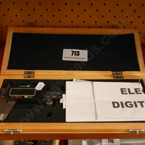 cased digital calipers