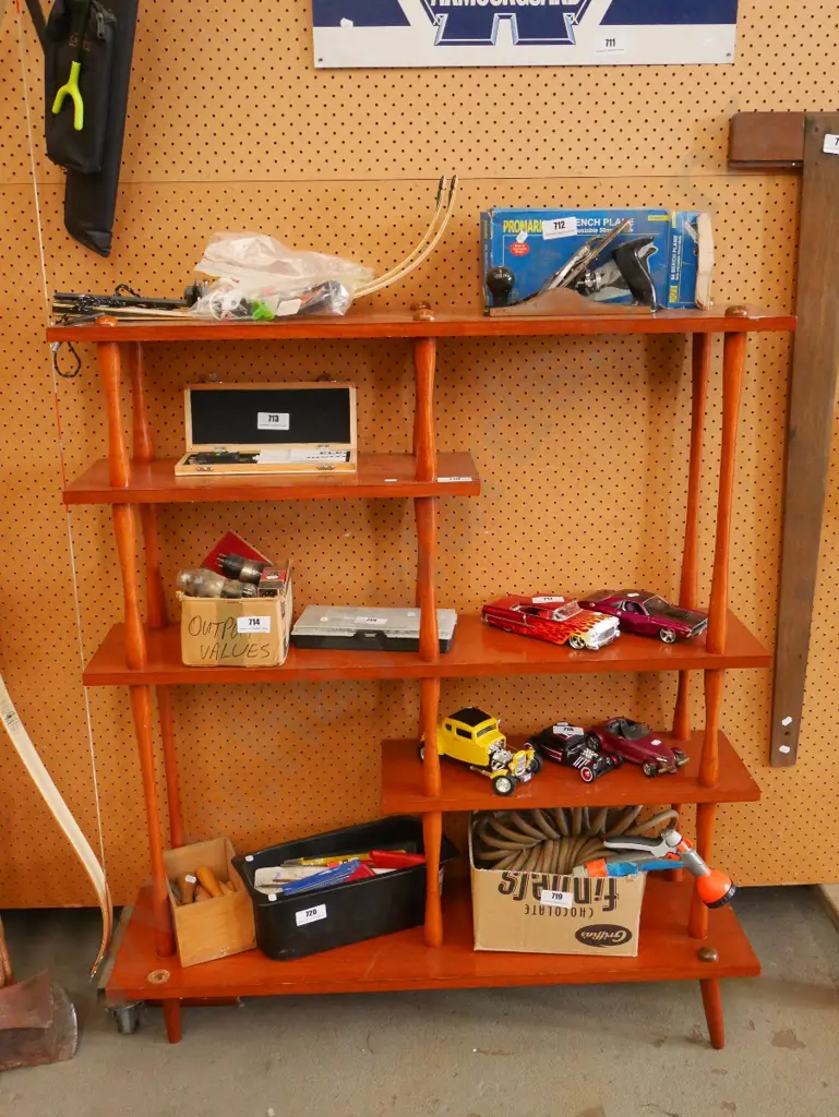 wooden shelves - need attention  Image 1++