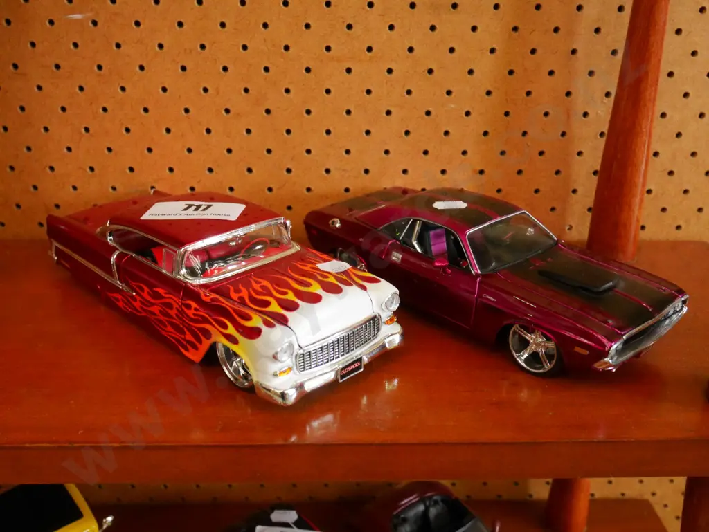 2 die cast model vehicles Image 1++