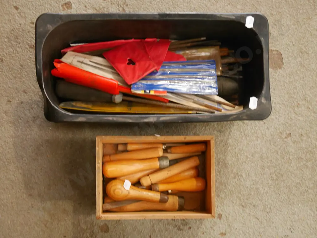tub of files, small box of file handles Image 1++