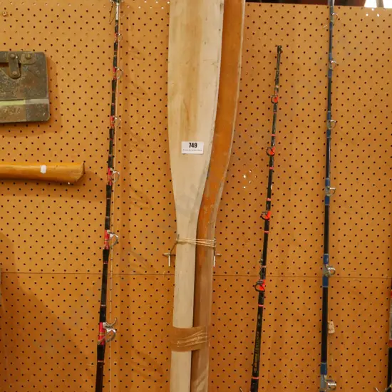 2 unmatched oars