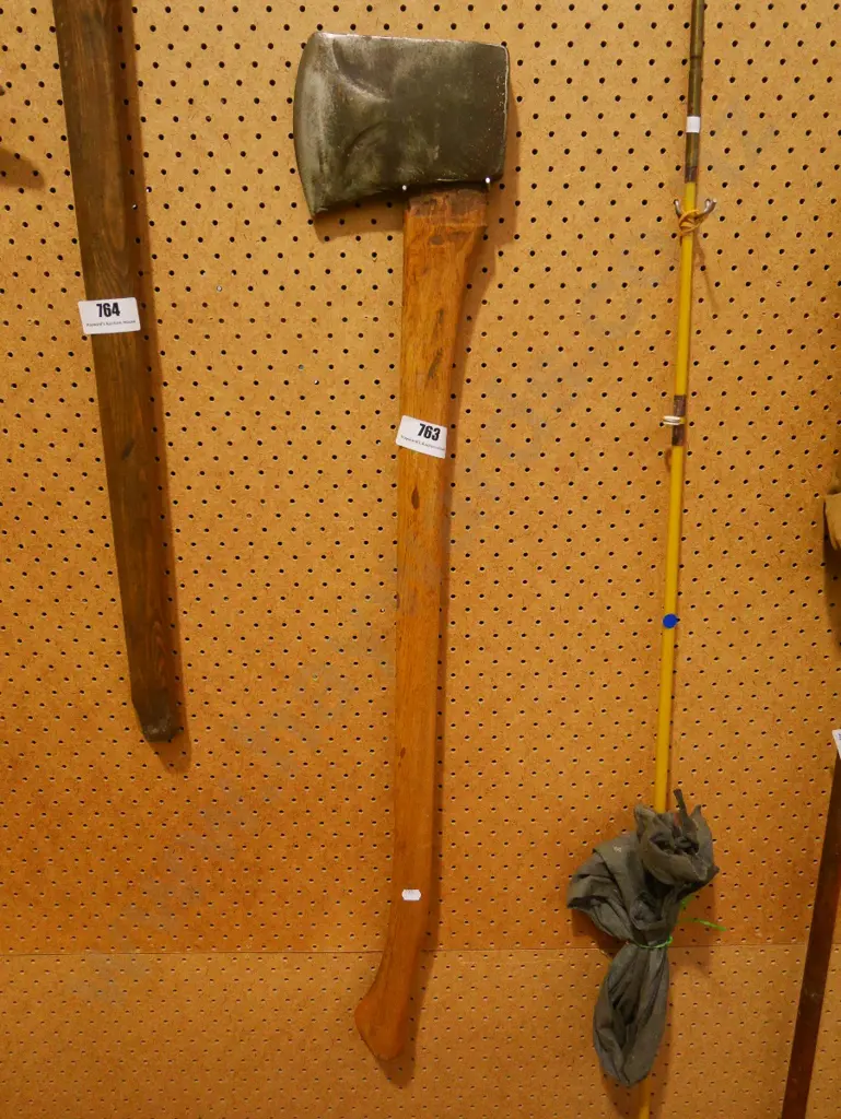 axe Image 1++