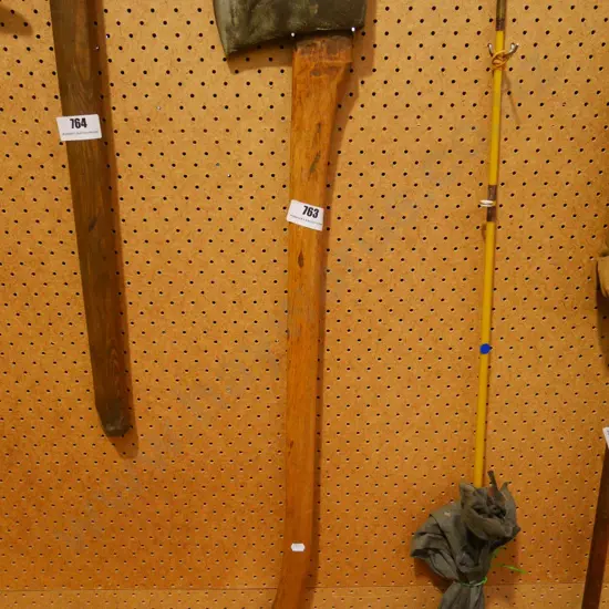 axe