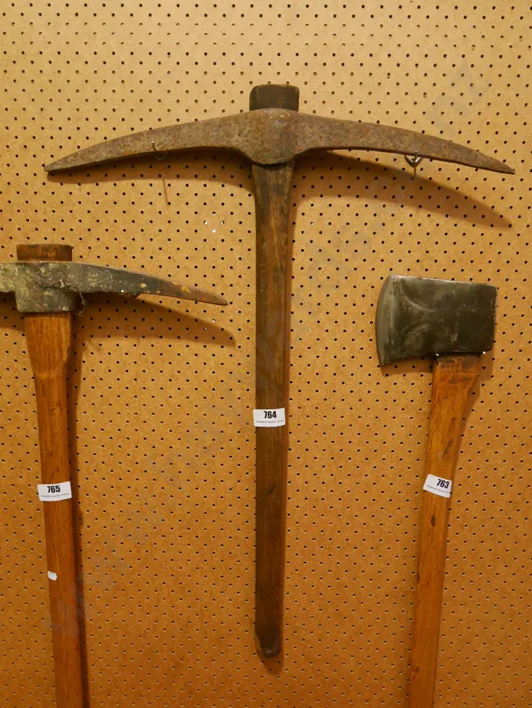 pick axe Image 1++