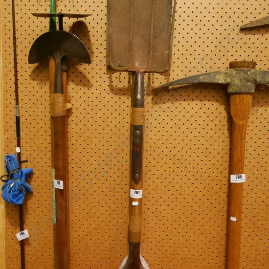 garden fork and spade