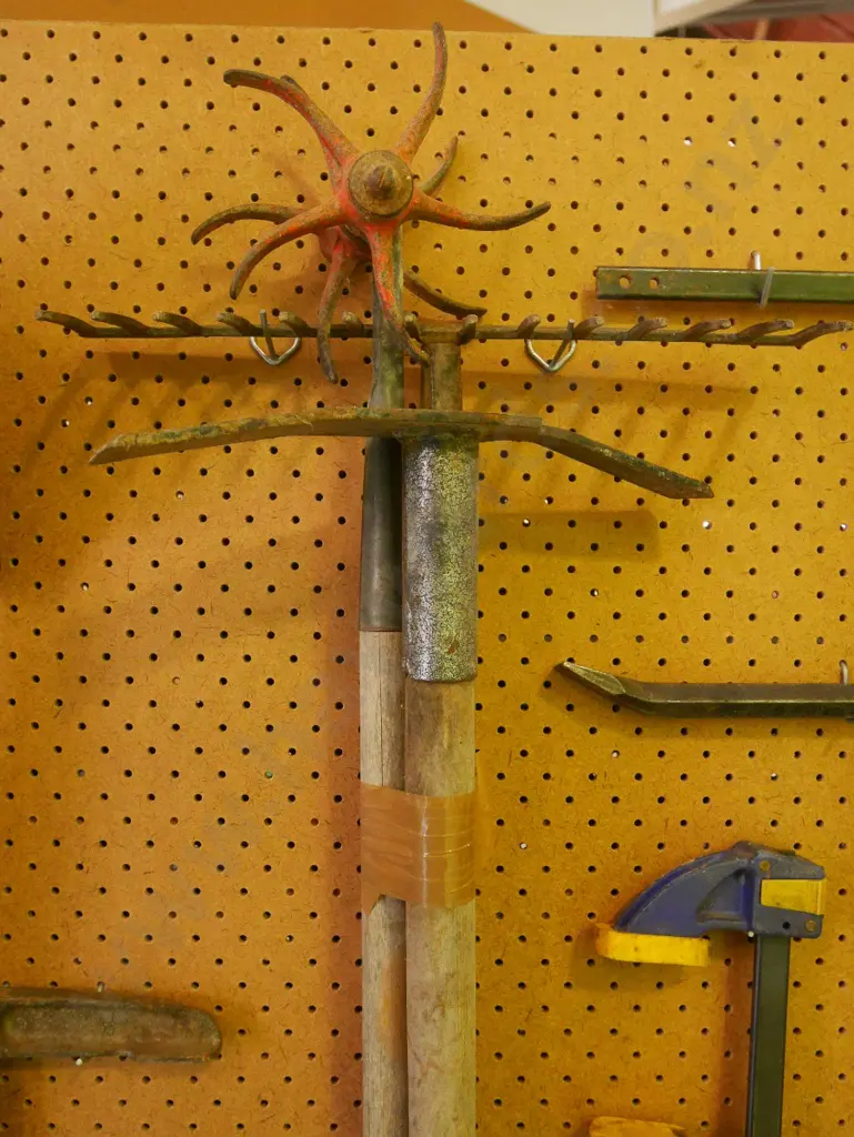 garden tools; rake, cultivator, grubber Image 1++