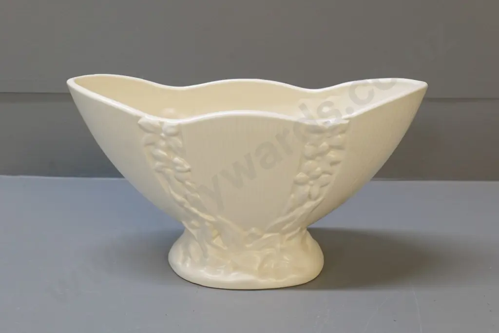 Crown Lynn vase No. 553 H-160 W-310 Image 1++