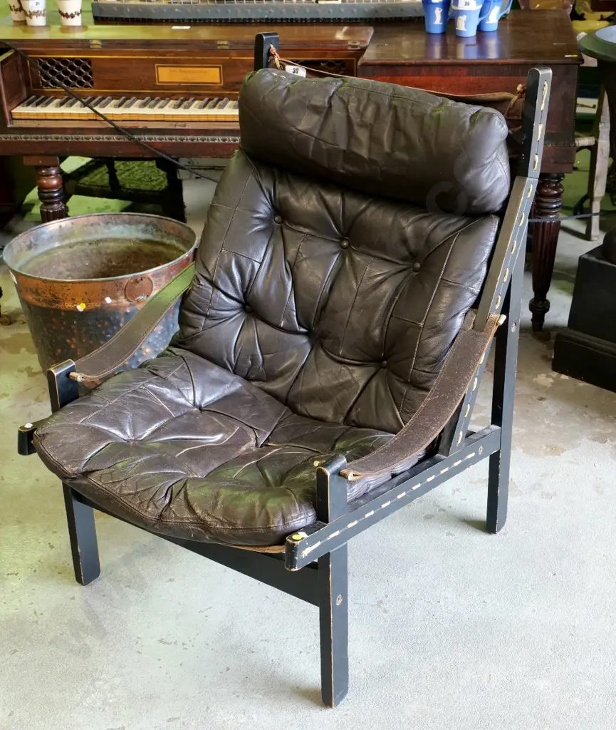 mid-century deep buttoned leather sling back chair H-960 W-625 D-660 Image 1++