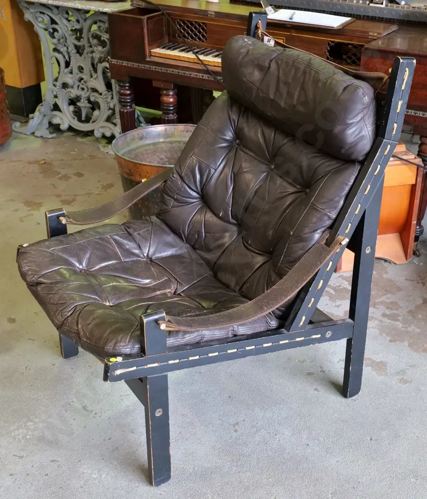 mid-century deep buttoned leather sling back chair H-960 W-625 D-660 Image 1++