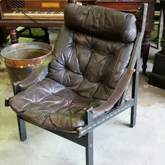 mid-century deep buttoned leather sling back chair H-960 W-625 D-660
