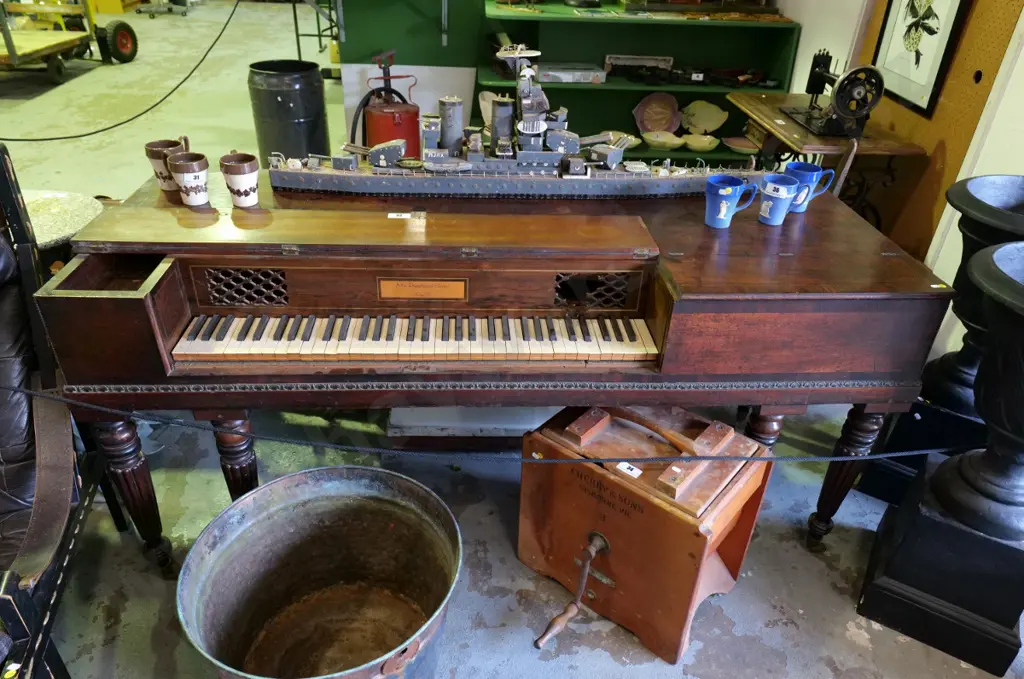 Broadwood & Sons, mahogany square piano, Circa 1810, needs total restoration. Serial number 23933. H-800 W-1680 D-640 Image 1++