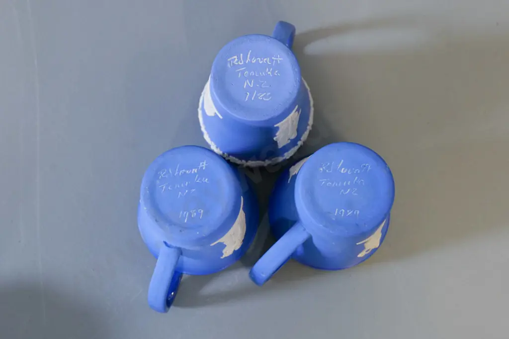 Temuka pottery - 3 blue glaze jasperware mugs signed RS Lovatt, 1980s dates, H-100 Image 1++