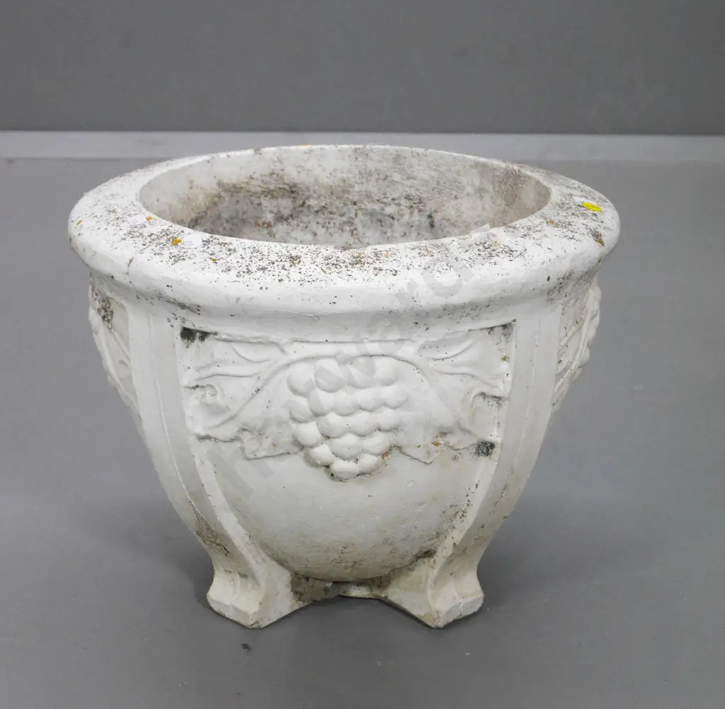 white painted concrete garden planter H-300 Diam-400 Image 1++