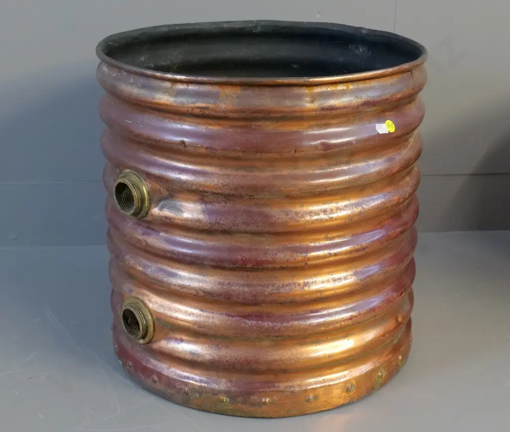 heavy ribbed copper planter or wood bin with hose fitting holes in side H-380 Diameter 370 Image 1++