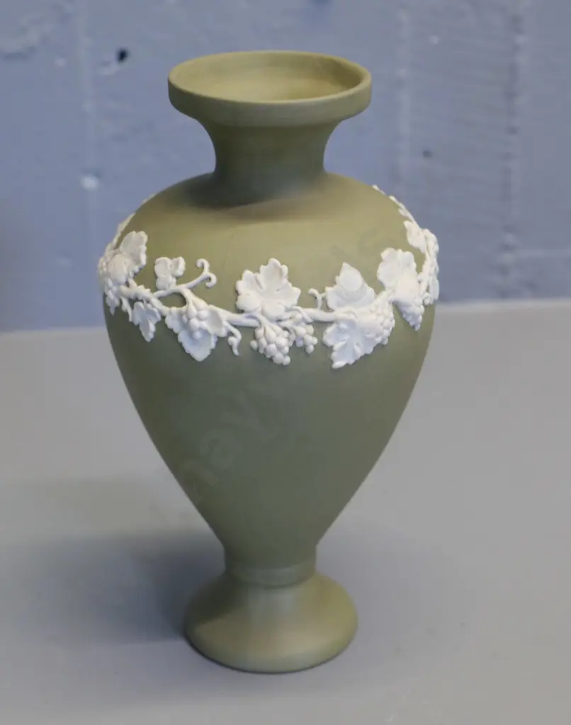 Temuka pottery - jasperware green glaze vase signed RS Lovatt H180 Diameter 100 Image 1++