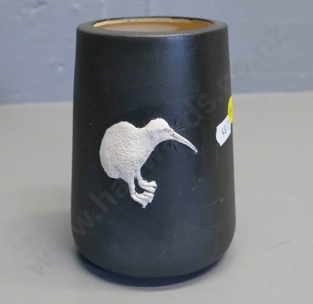 Temuka pottery - black jasperware small vase with Maori warrior & kiwi bird decoration, no maker's marks H130 Image 1++