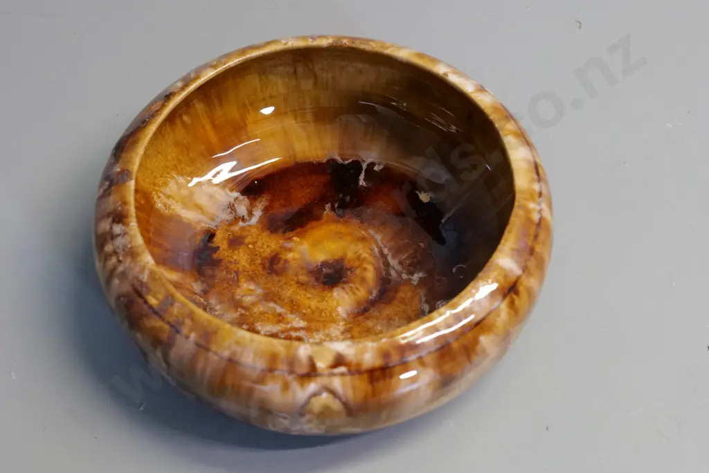 Temuka pottery - Te Rona swirl glaze bowl, signed TN Lovatt H-80 Diameter 200 Image 1++
