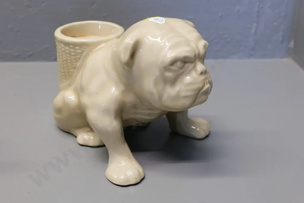 Temuka pottery bulldog table lamp base, marked Temuka Ware H-160 L-230 W-160 Image 1++