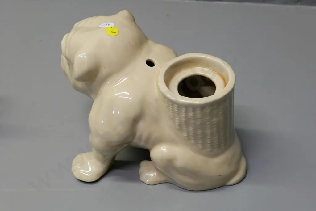Temuka pottery bulldog table lamp base, marked Temuka Ware H-160 L-230 W-160 Image 1++