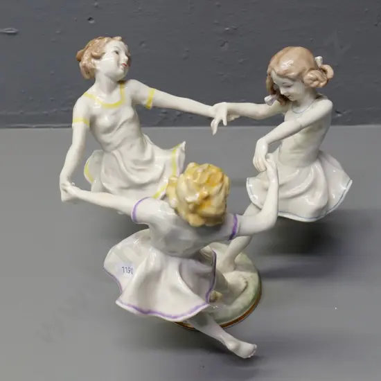 Hutschenreuther figurine - 3 dancing girls H-220 Diameter 220