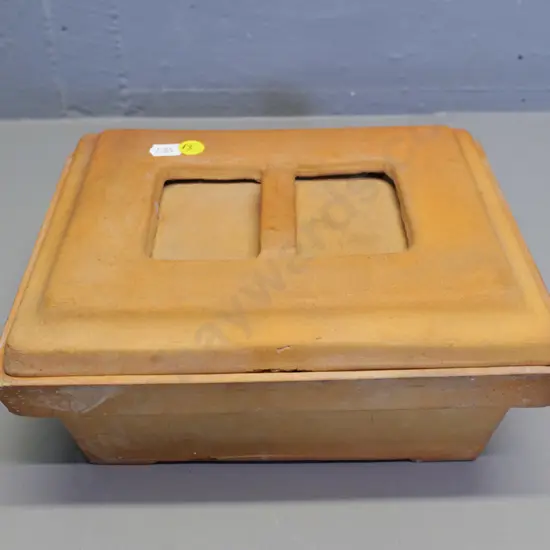 Temuka pottery - lidded butter cooler, high glaze inside, matte exterior, note IDs as TN Lovatt 1927 - some chips L245
