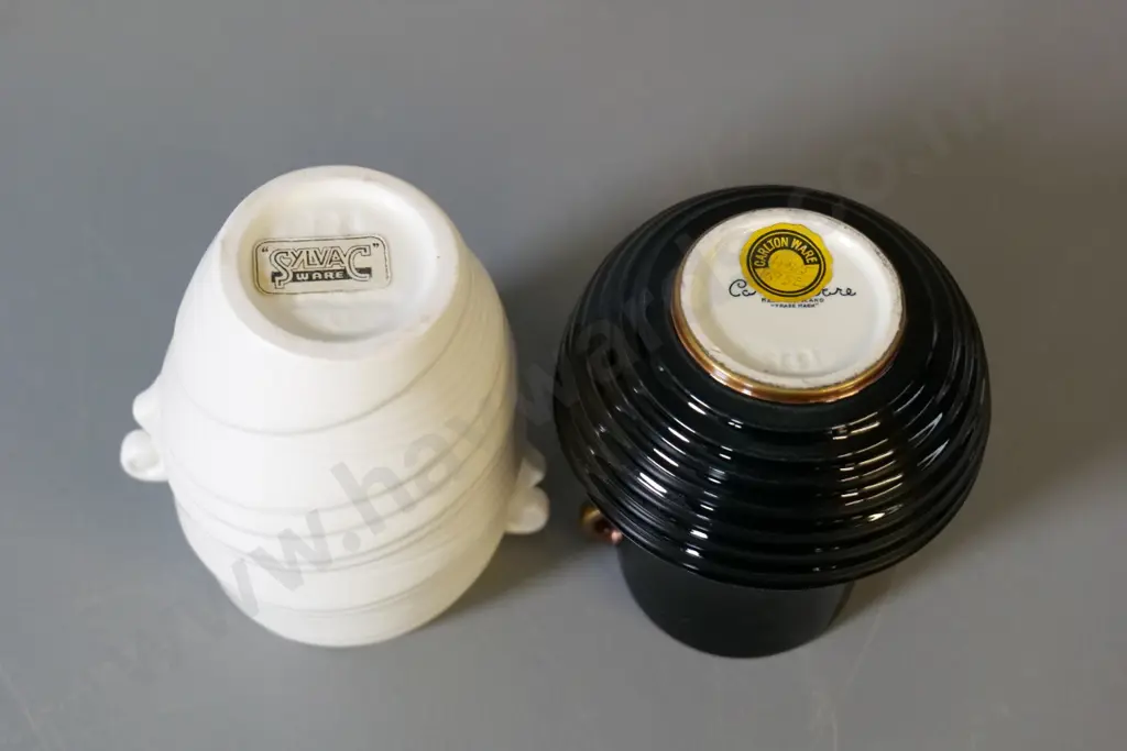 Sylvac white vase H-130 and a Carlton Ware vase black with green interior Image 1++