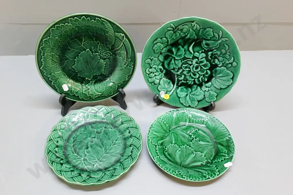 4 green Majolica leaf pattern plates - very old, marks hard to read, 2 have small chips on rim Image 1++