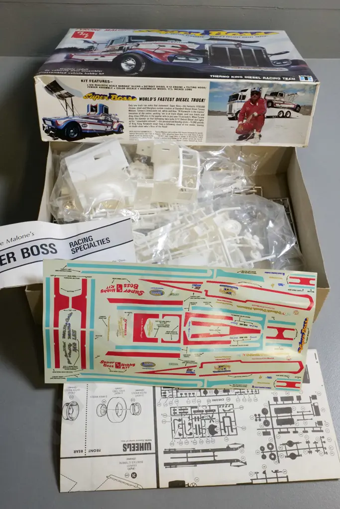 AMT Kenworth Tyrone Malone's Super boss Custom Kenworth yet to be assembled plastic model in original box Image 1++