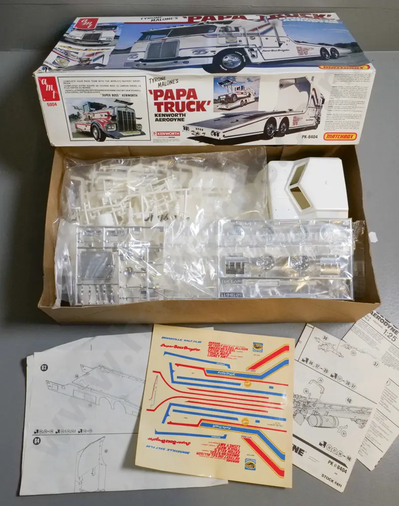 AMT / Matchbox Kenworth Tyrone Malone's Papa Truck yet to be assembled plastic model in original box Image 1++