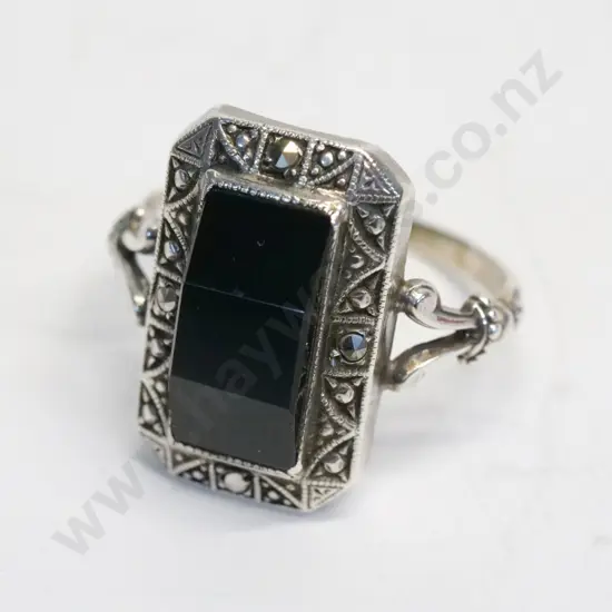 oynx diamante dress ring stamped TLM sterling made in England