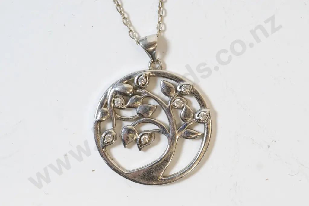 silver tree necklace stamped 925 Image 1++
