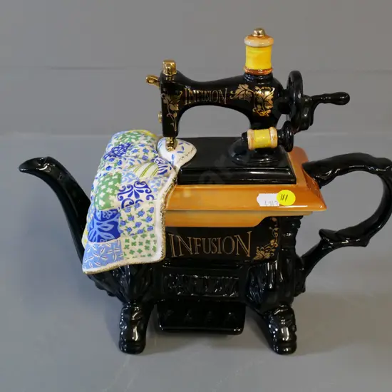 Cardew Design novelty sewing machine teapot H-280 L-300
