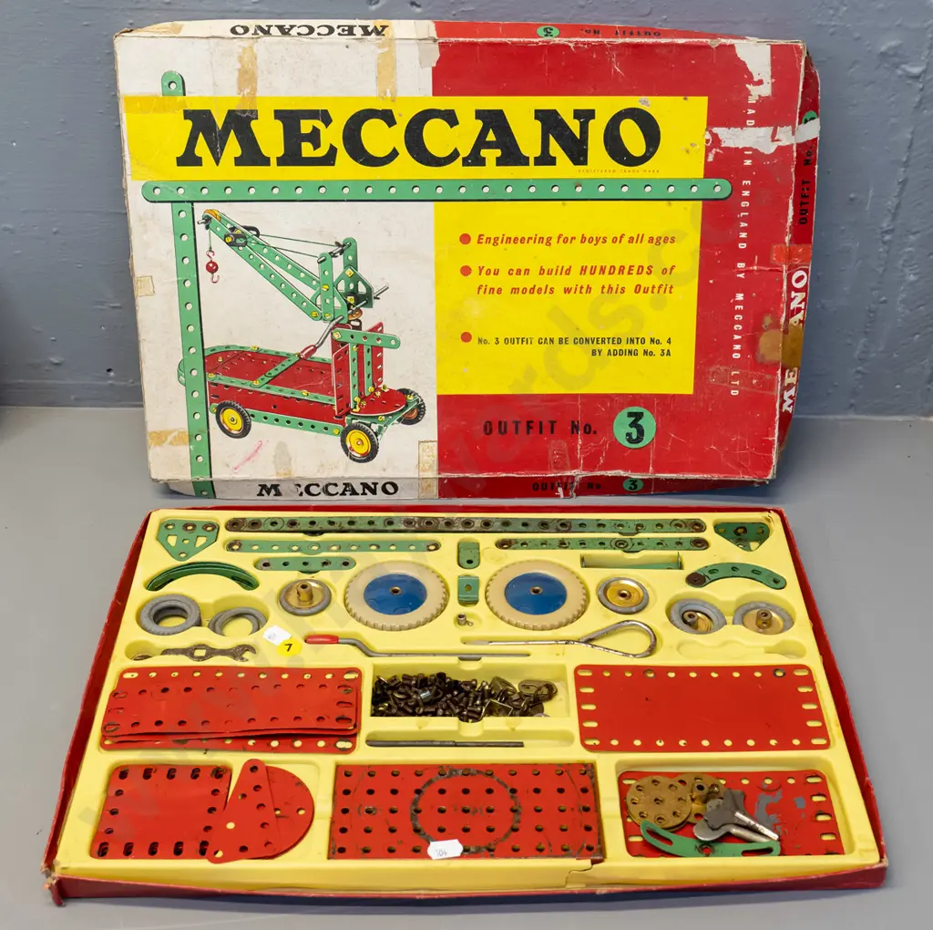 vintage Meccano set No. 3 in original box, wear and tear to box, may be missing some pieces Image 1++