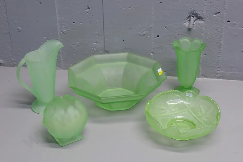 5 pieces frosted green depression glass - 2 vases, 2 bowls and a jug - larger bowl D-260 Image 1++