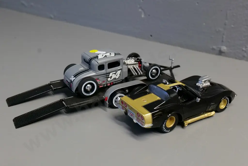 2 1:24 Maisto die-cast model cars - Chevy Corvette, Ford Model A, and a trailer, no brand Image 1++