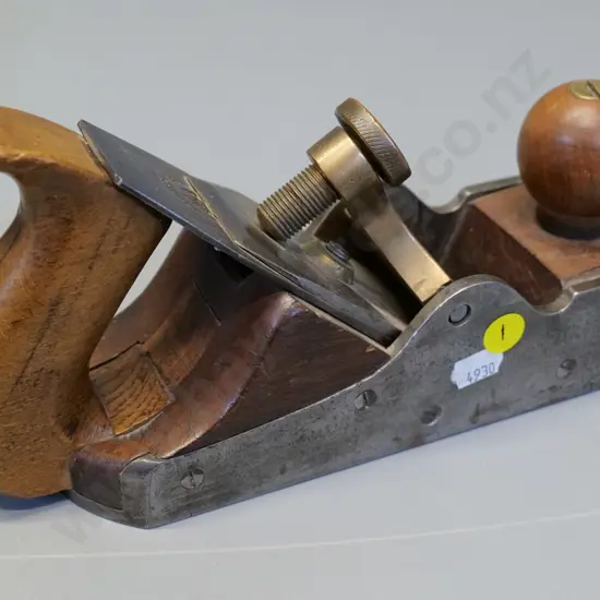 vintage wood & metal  hand plane with Alex Mathieson Co blade - handle a little loose L-240