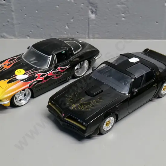 2 Jada die-cast model cars - 1:24 Pontiac Firebird and1:24 Chevrolet Corvette