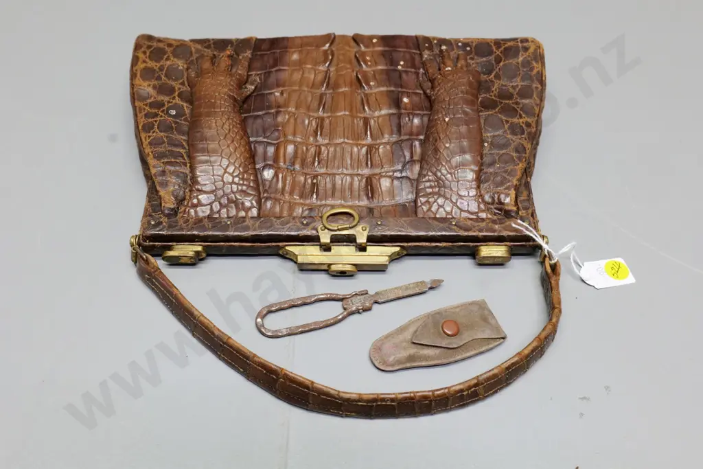 vintage crocodile handbag with suede lining, including folding nail file H-190 W-270 Image 1++