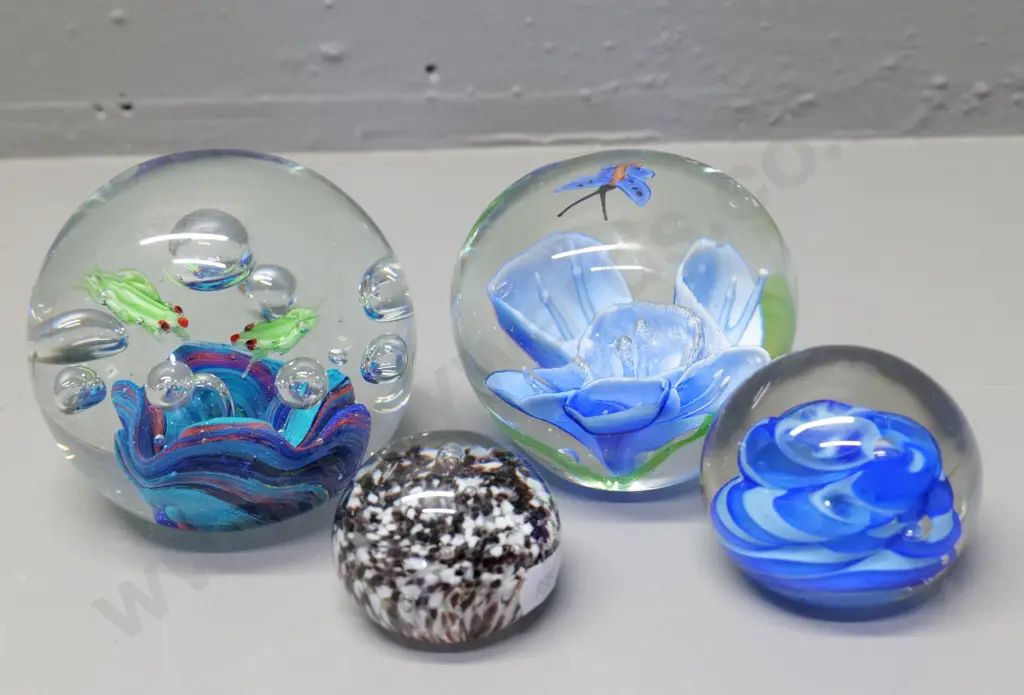4 art glass paperweights - largest is H-90 D-90 Image 1++