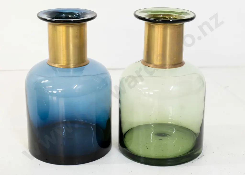 2 art glass vases with gold band on necks - one blue, one green H-200 D-120 Image 1++
