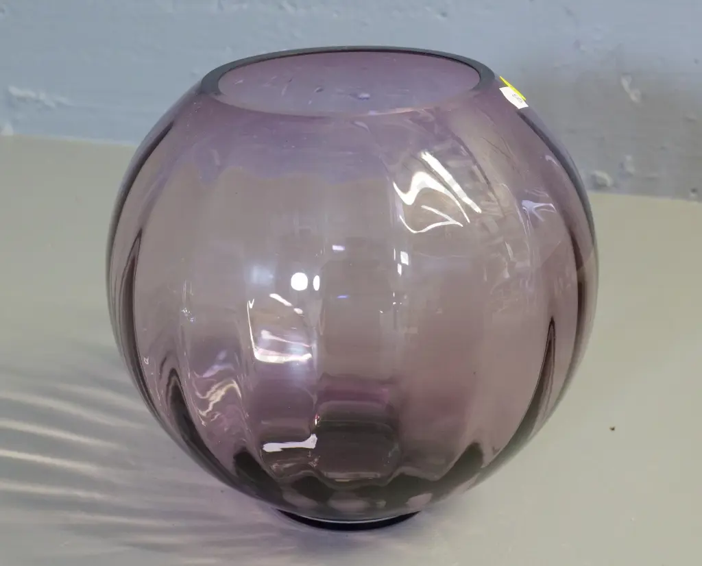 amethyst glass globe shaped vase H-210 D-220 Image 1++