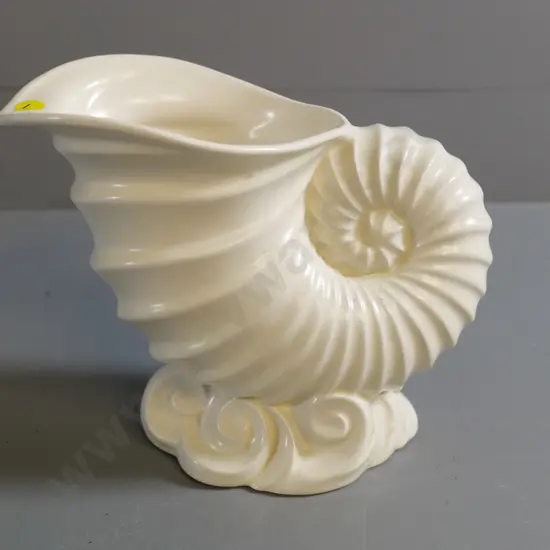 Beswick nautilus vase - stamped 1186, some crazing H-200 W-240