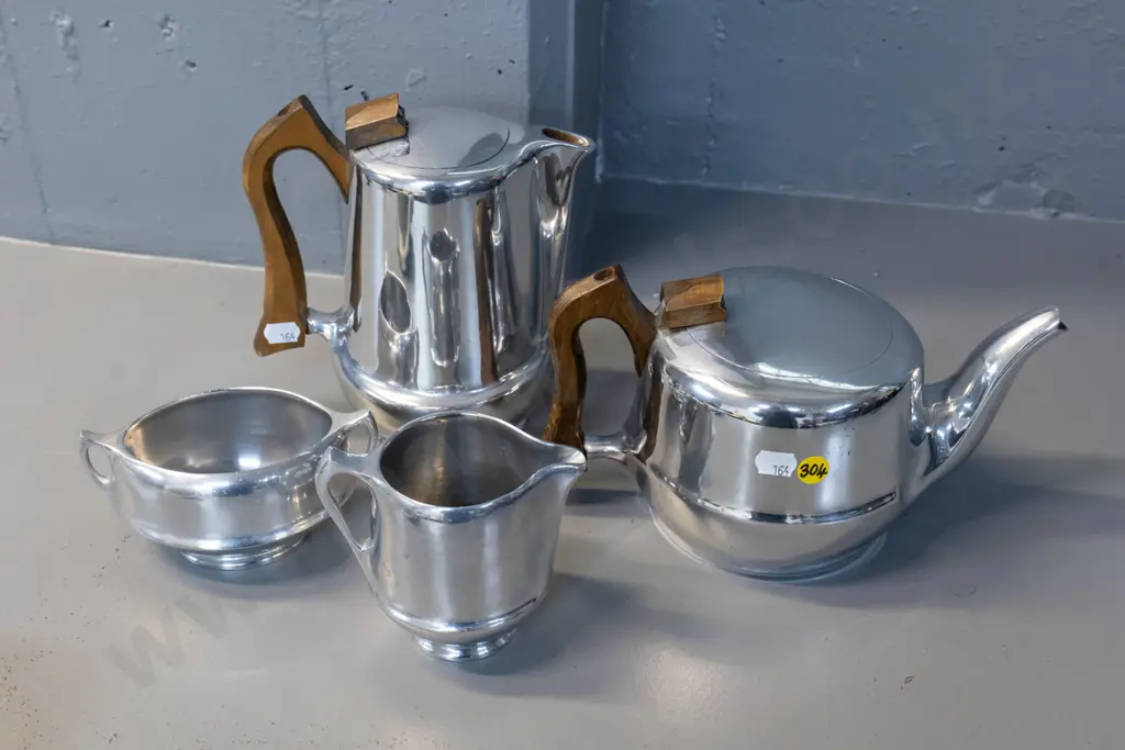 4-piece Picquot polished pewter tea set with wooden handles - how water pot is H-190 Image 1++